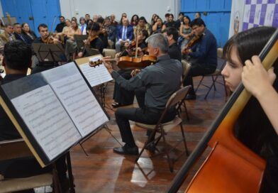 MAGISTRAL DEBUT DE LA ORQUESTA CAMERATA   JUVENIL EN EL CONSULADO DEL PERÚ