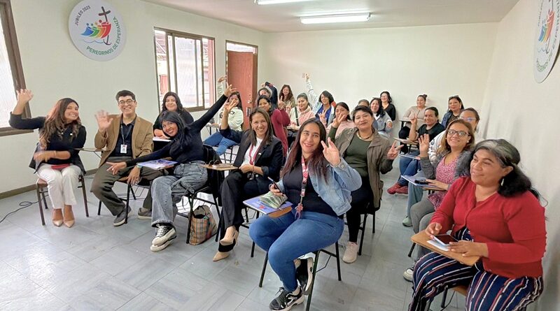 Mujeres de Arica inician proceso formativo para potenciar su desarrollo laboral