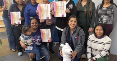 Desde casa y en aymara: entregan cuaderno viajero de salud bucal