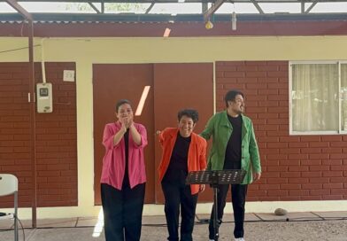 Vecinas y vecinos del Pueblo de Camarones disfrutaron obra de cuentacuentos