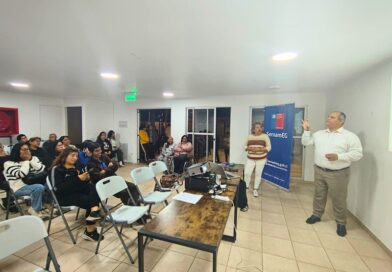 SernamEG acerca información sobre prevención y atención de las violencias de género a conjunto habitacional Oasis del Yatiri