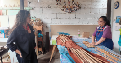 Mujeres que sostienen la región: María Velásquez, artesana en totora que mantiene viva la tradición